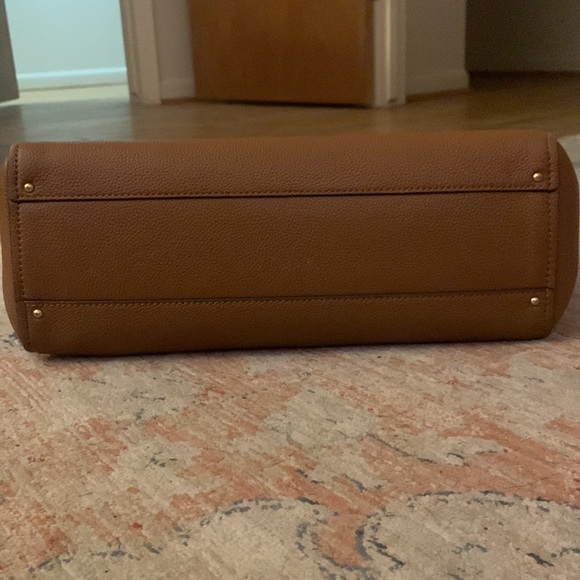 Tory Burch Everly Leather Tote - Picture 8 of 13